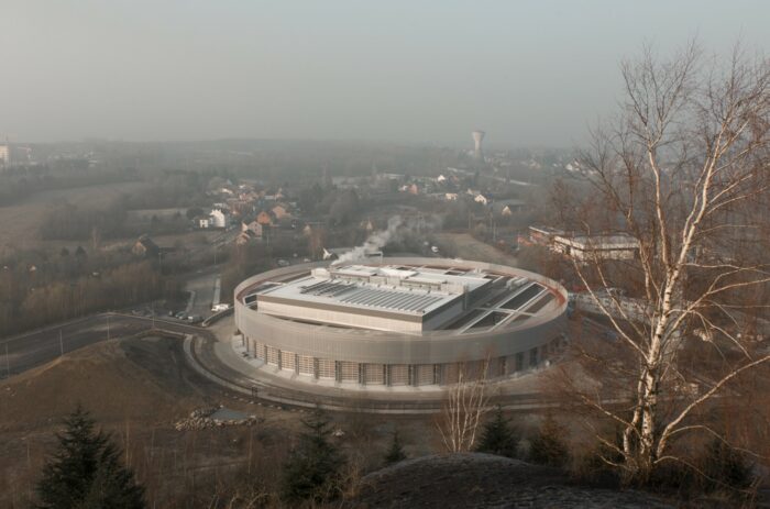 architecture-contemporaine-samyn-and-partners-caserne-pompier-charleroi-cercle-photo-vue-ensemble