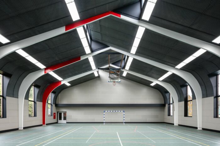 architecture-contemporaine-rénovation--salle-polyvalente-Bruxelles-Berchem-Saint-Agathe-vue-intérieur