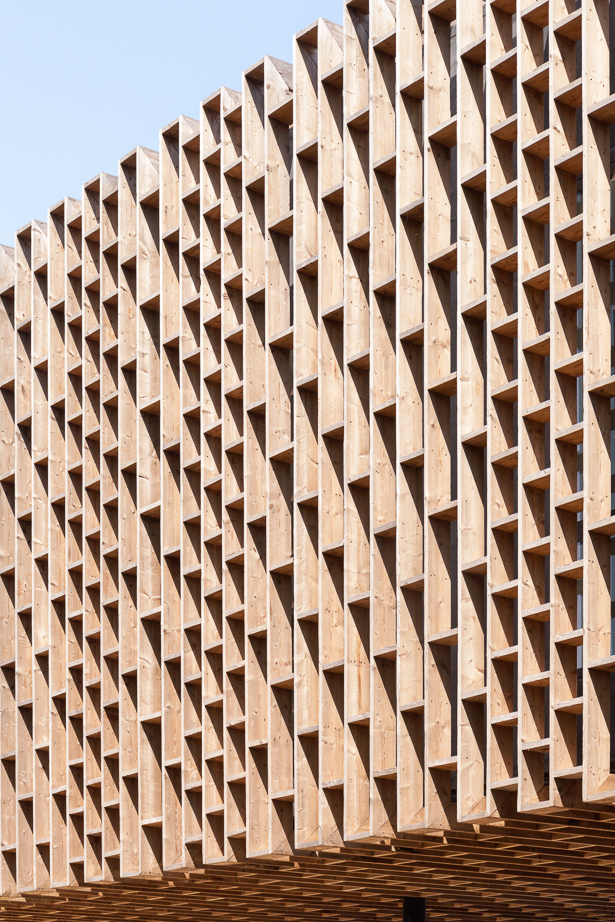 architecture-contemporaine-espace-winson-chateau-winson-reservoir-a-fanfarre-maison-communale-fosses-la-ville-bardage-bois