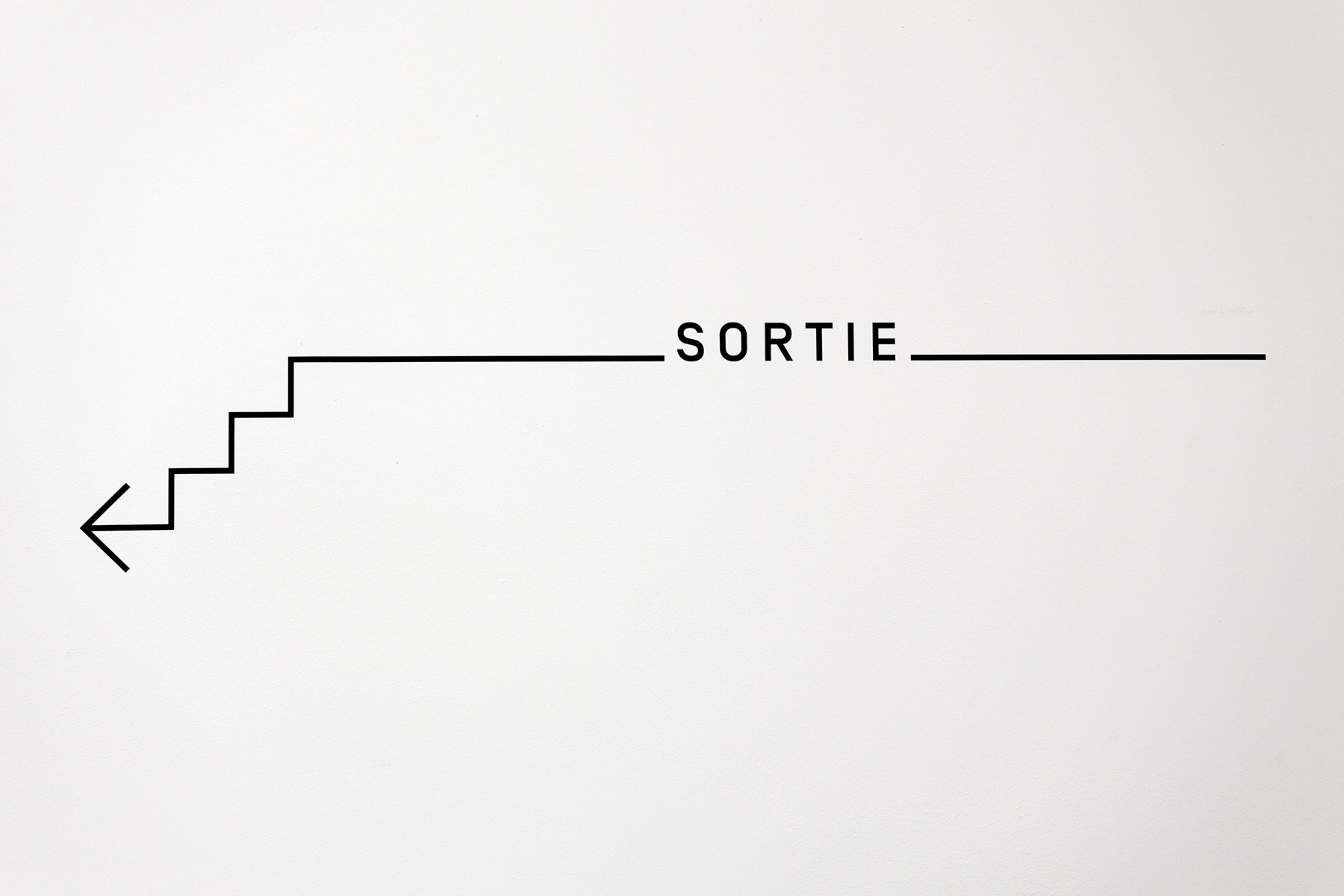 architecture-contemporaine-espace-winson-chateau-winson-reservoir-a-A+11-PEC-atelier-paysage-blink-maison-communale-fosses-la-ville-signalétique