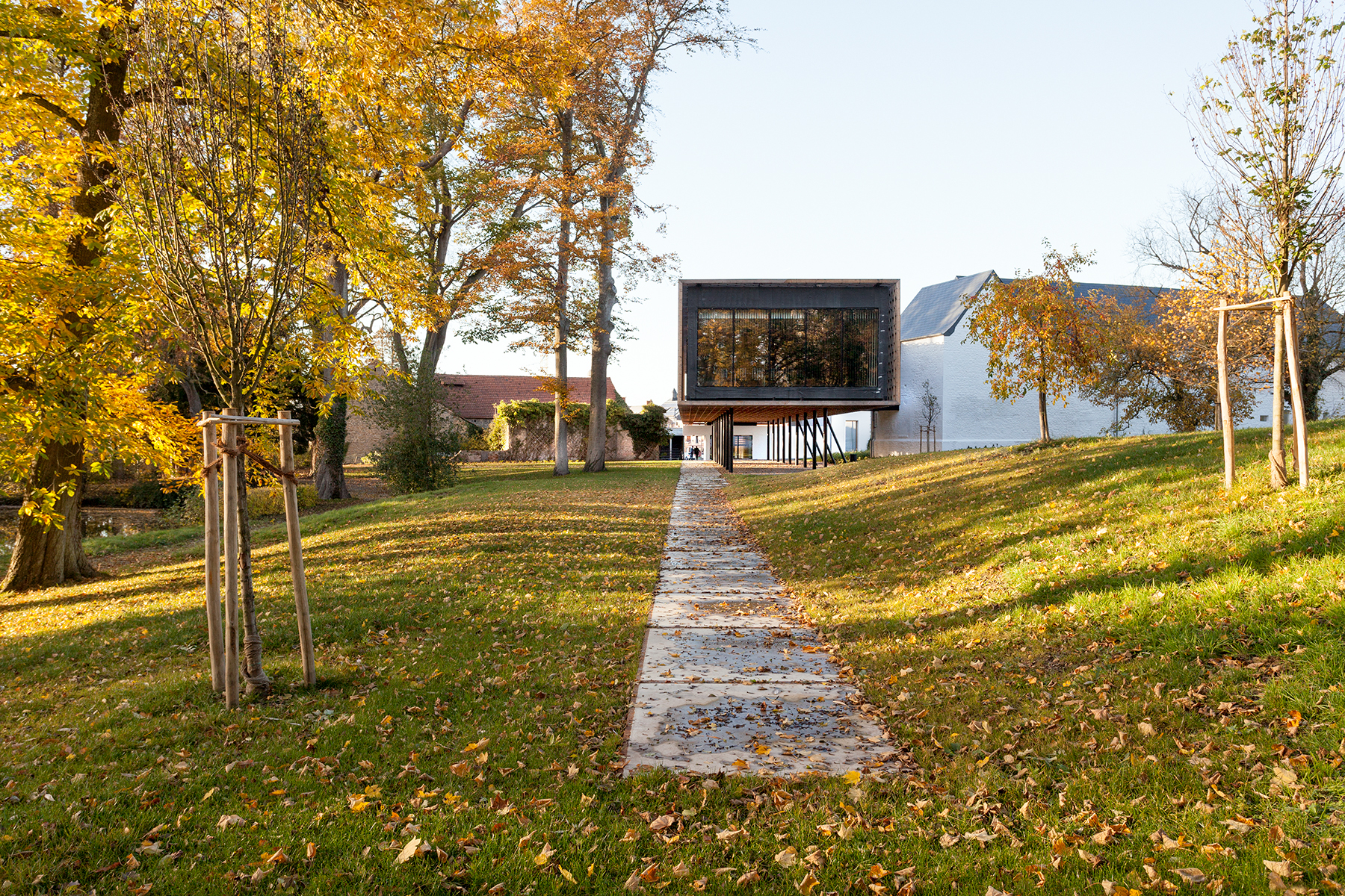 architecture-contemporaine-espace-winson-chateau-winson-reservoir-a-A+11-PEC-atelier-paysage-maison-communale-fosses-la-ville-cheminements-parc