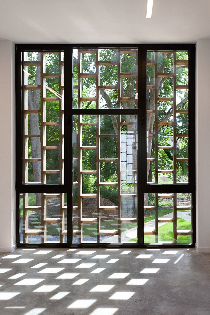 architecture-contemporaine-espace-winson-chateau-winson-reservoir-a-maison-communale-fosses-la-ville-parc-à-travers-fenêtre-bardage