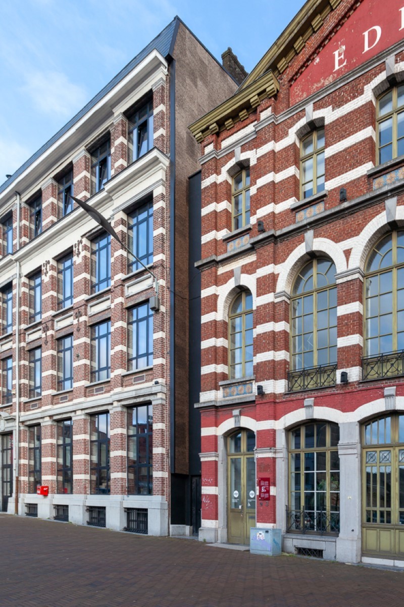architecture-contemporaine-eden-centre-creation-artistique-culturel-charleroi-reservoir-a-extension-rénovation-façade-avant