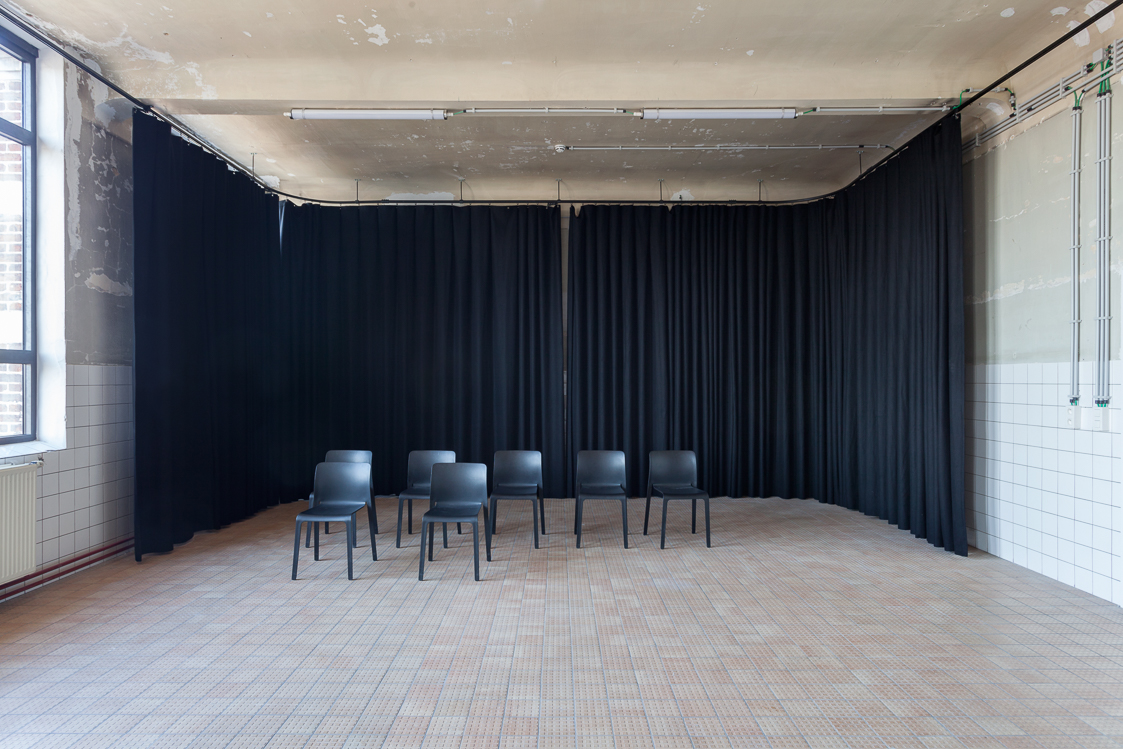 architecture contemporaine, rénovation, centre culturel Eden Charleroi, création artistique, espace de répétition, rideaux