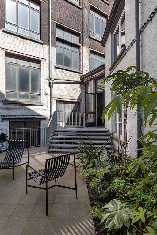 architecture contemporaine, rénovation, centre culturel Eden Charleroi, création artistique, jardin