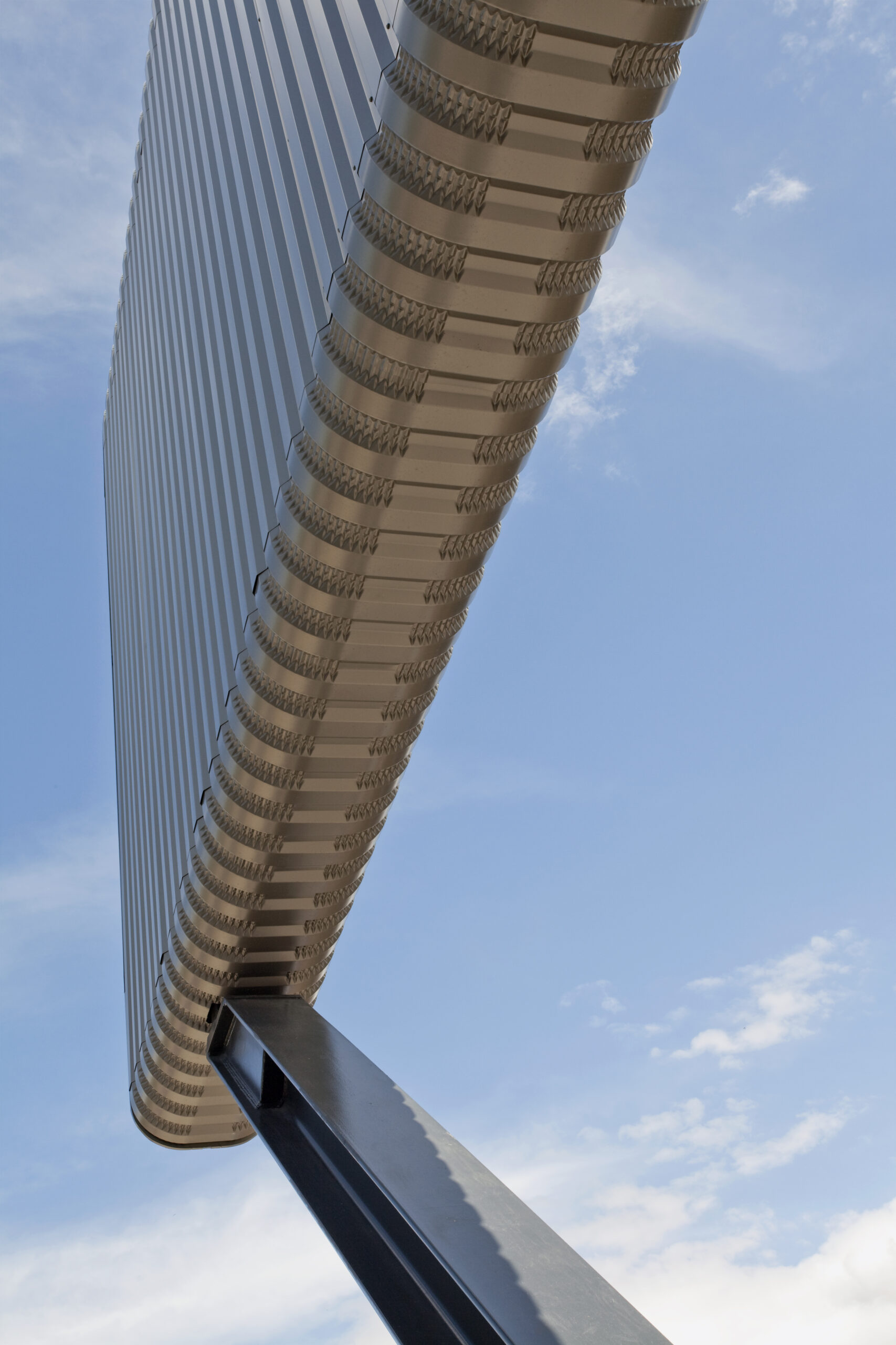 architecture-contemporaine-centre-distribution-urbaine-logistique-charleroi-reservoir-a-vue-détail-structure-porte-à-faux