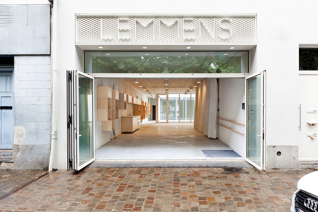 architecture contemporaine, transformation, aménagement intérieur, local associatif, ouverture, lemmens