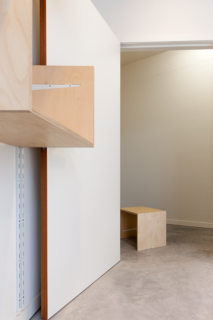 architecture contemporaine, transformation, aménagement intérieur, local associatif, détail mobilier