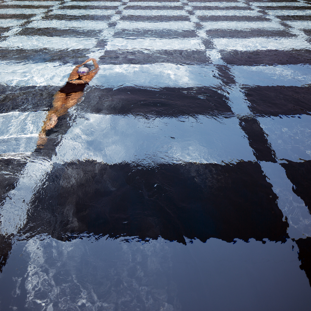 architecture-contemporaine-équipement-public-piscine-extérieure-aménagement-paysager-Charleroi-les-bains-vue-détail