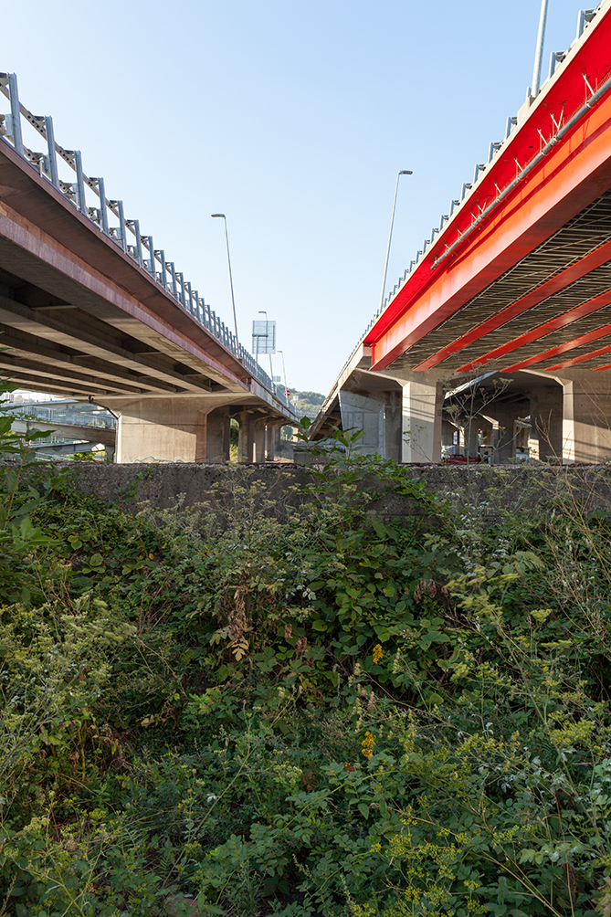 architecture-contemporaine-intégration-oeuvre-art-Jean-Glibert-infrastructure-Ring-9-Charleroi