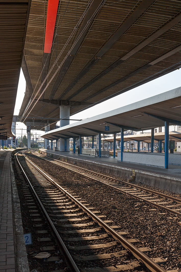 architecture-contemporaine-intégration-oeuvre-art-Jean-Glibert-infrastructure-Ring-9-Charleroi