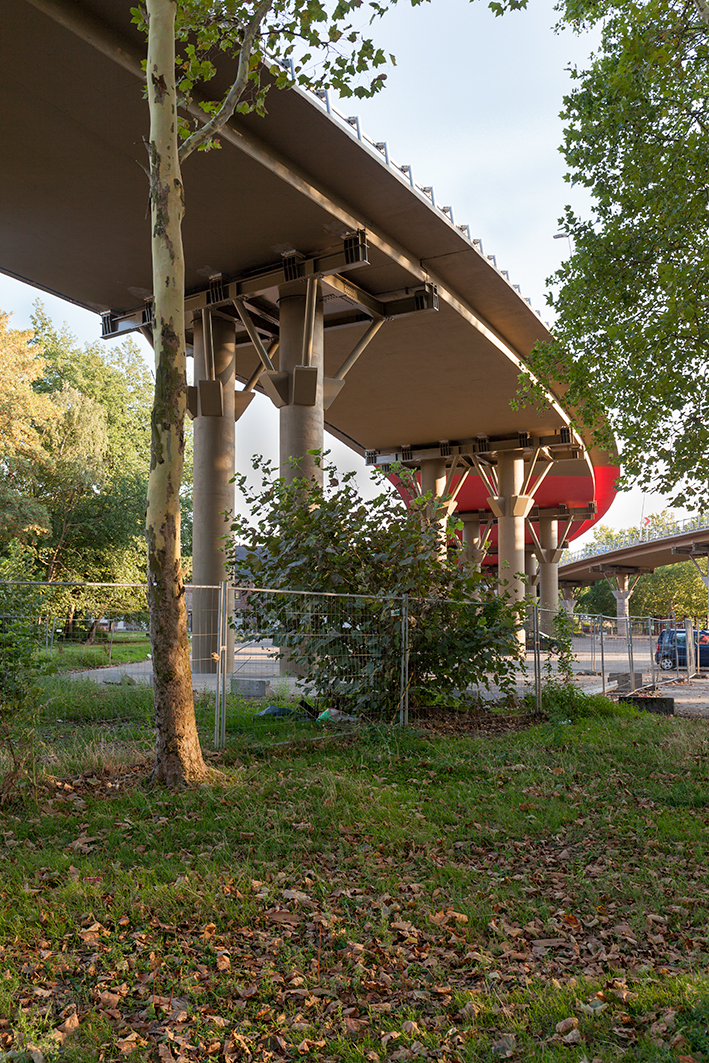 architecture-contemporaine-intégration-oeuvre-art-Jean-Glibert-infrastructure-Ring-9-Charleroi