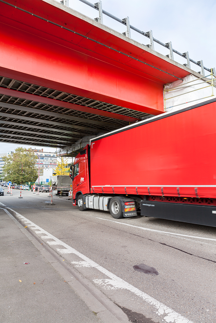 architecture-contemporaine-intégration-oeuvre-art-Jean-Glibert-infrastructure-Ring-9-Charleroi