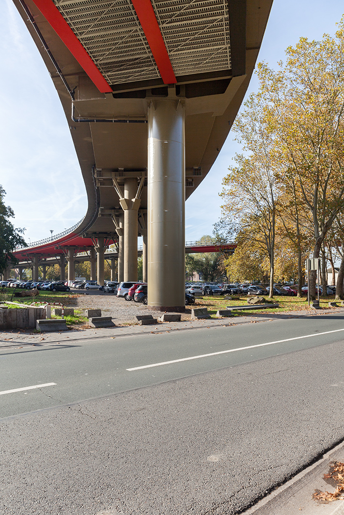 architecture-contemporaine-intégration-oeuvre-art-Jean-Glibert-infrastructure-Ring-9-Charleroi