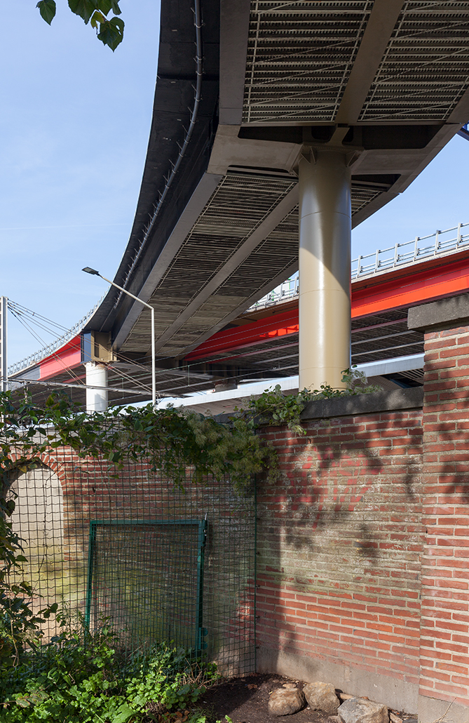 architecture-contemporaine-intégration-oeuvre-art-Jean-Glibert-infrastructure-Ring-9-Charleroi