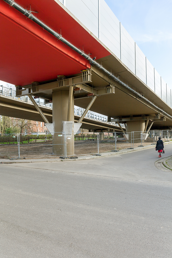 architecture-contemporaine-intégration-oeuvre-art-Jean-Glibert-infrastructure-Ring-9-Charleroi