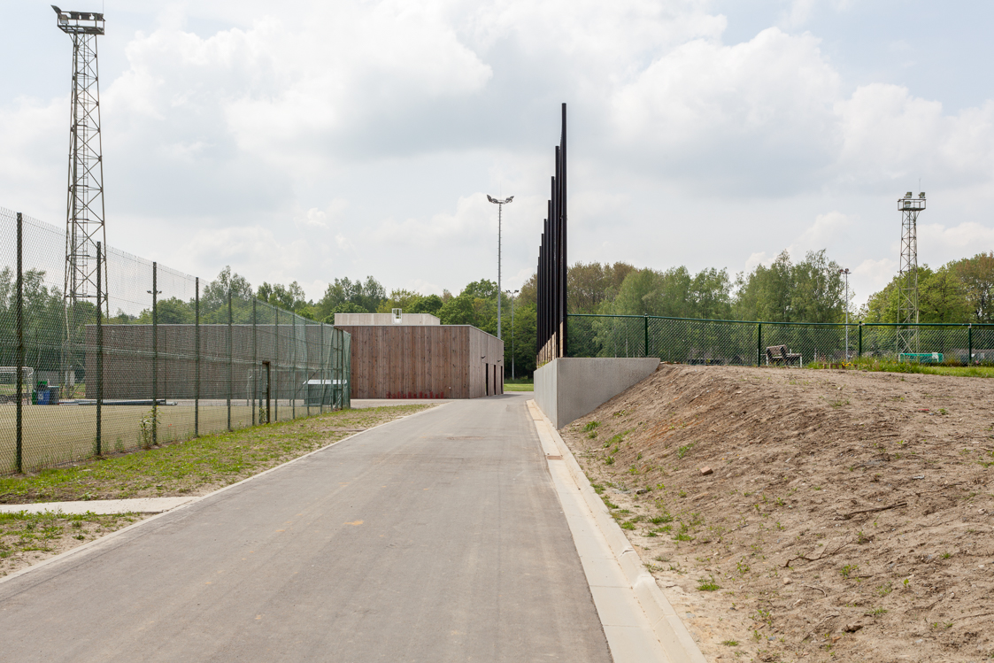 architecture-contemporaine-hydrion-arlon-adeps-athlétisme-reservoir-a-bois-photo