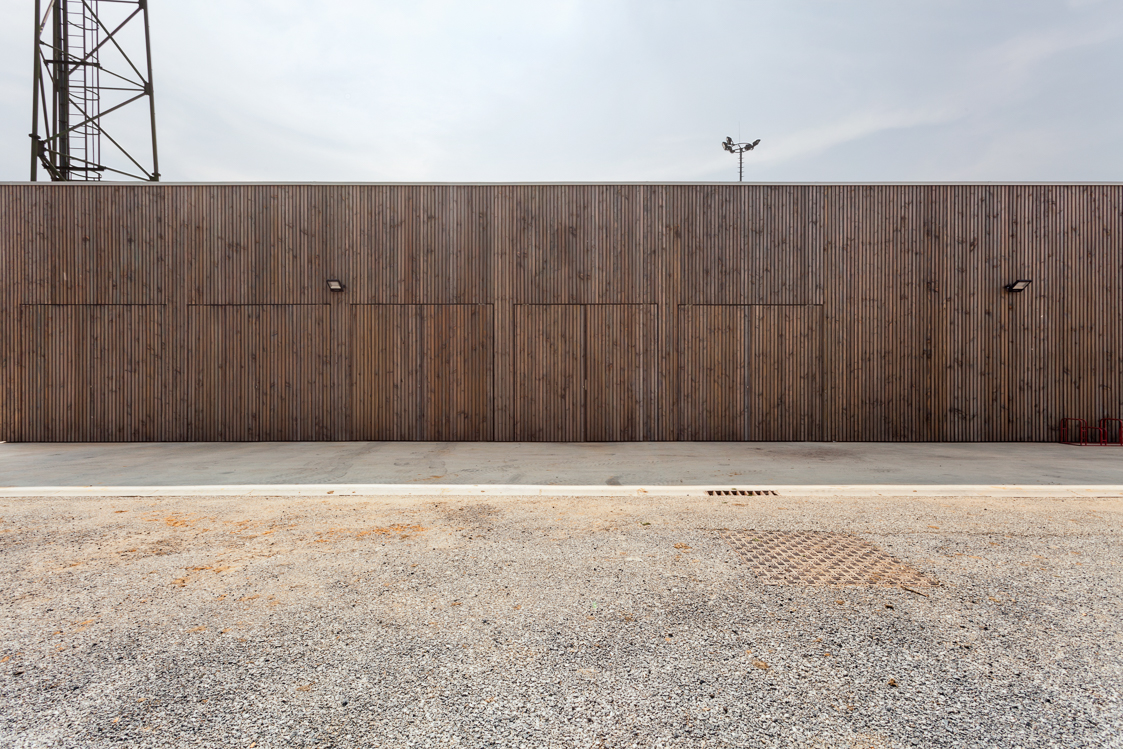 architecture-contemporaine-hydrion-arlon-adeps-athlétisme-reservoir-a-bois-porte-dérobée-photo