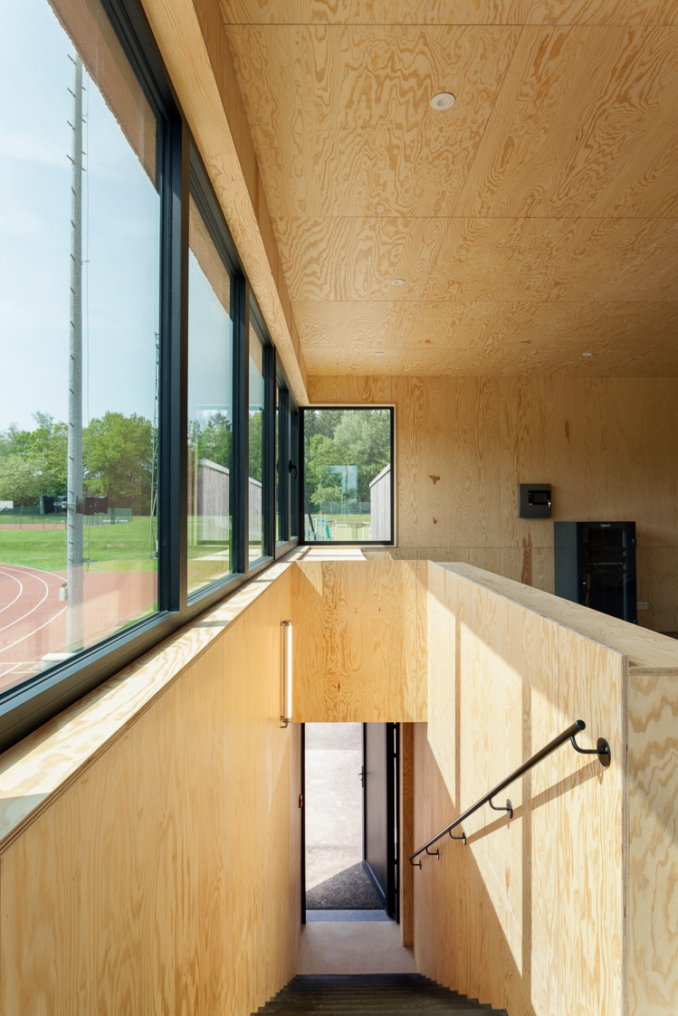 architecture-contemporaine-hydrion-arlon-adeps-athlétisme-reservoir-a-bois-chambre-appels