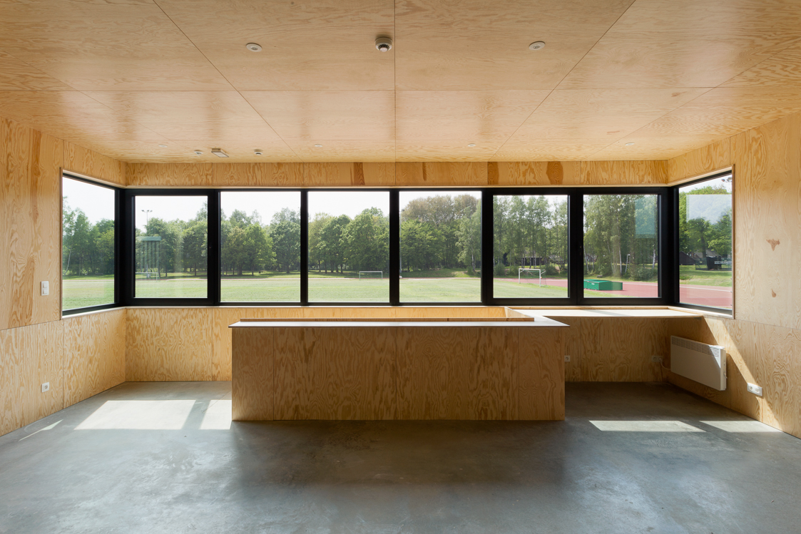 architecture-contemporaine-hydrion-arlon-adeps-athlétisme-reservoir-a-bois-chambre-appels