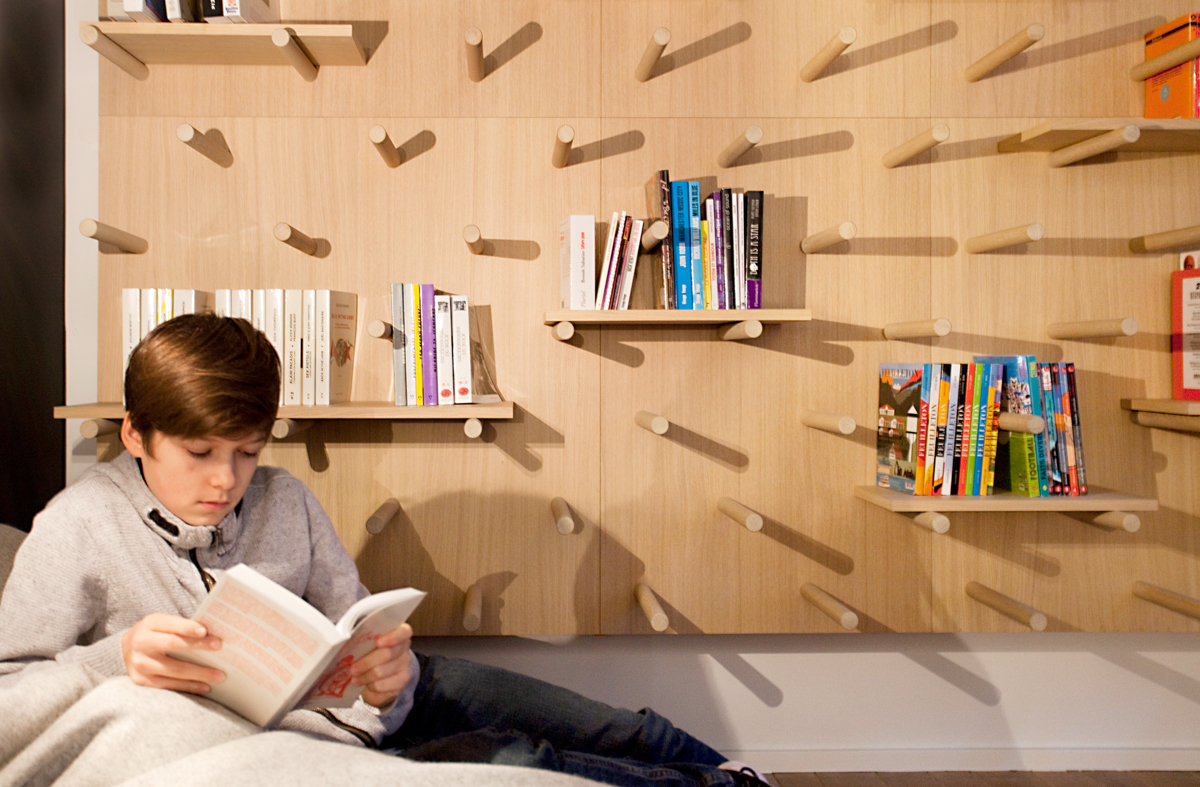 architecture-contemporaine-bibliothèque-le-rayon-aménagement-intérieur-mobilier-fanfare-reservoir-a-lecture