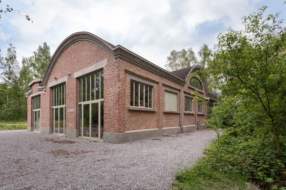 architecture-contemporaine-rénovation-patrimoine-industriel-site-minier-Martinet-reservoir-a-épis-sauvages-boulangerie-atelier-photo-extérieur-dessin-construction