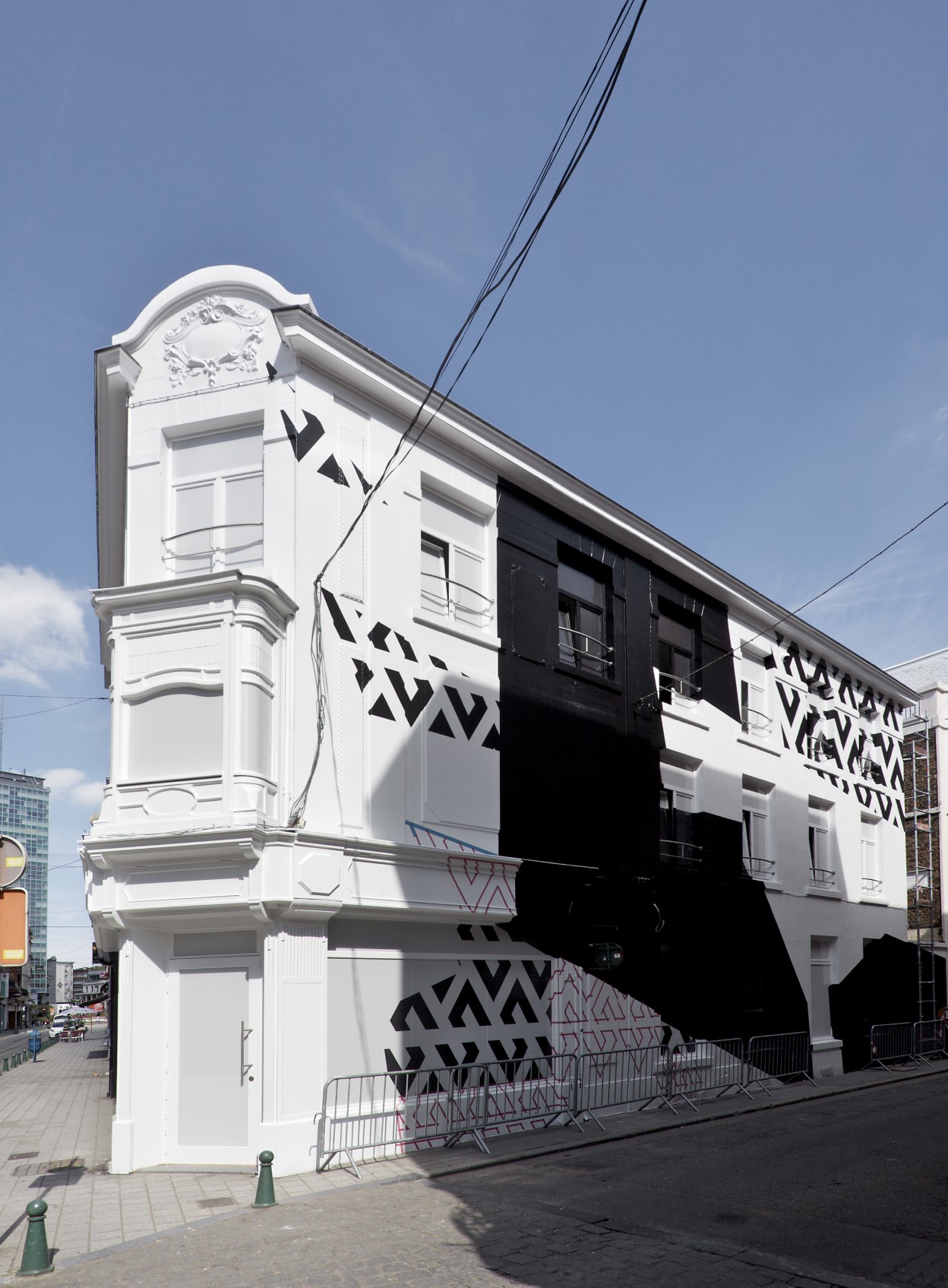 architecture-contemporaine-façade-intégration-oeuvre-art-collectif-dazzle-paintings-photo