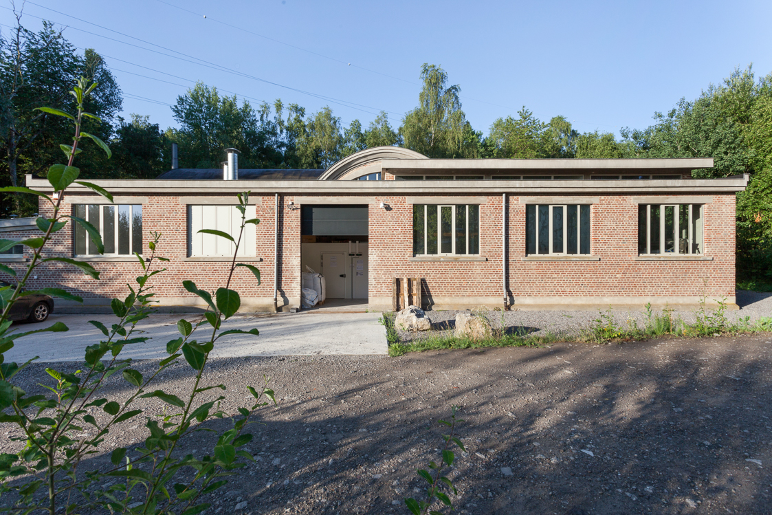 architecture-contemporaine-rénovation-patrimoine-industriel-site-minier-Martinet-reservoir-a-épis-sauvages-boulangerie-atelier-photo-accès-livraison