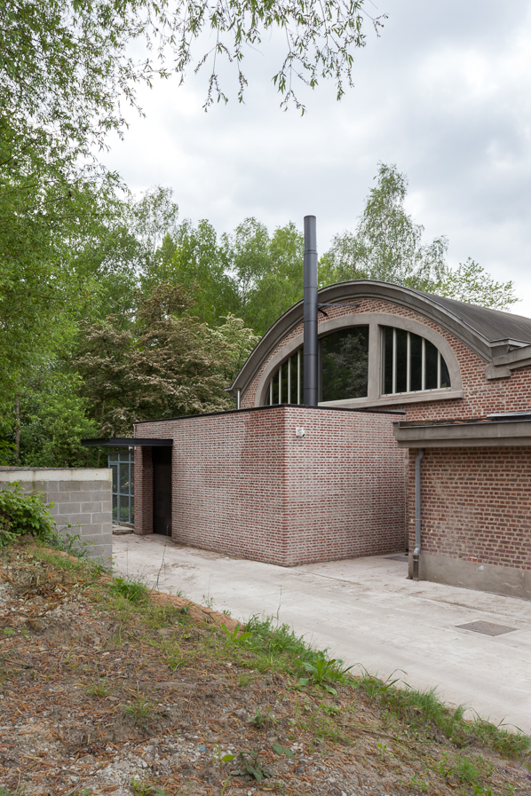 architecture-contemporaine-rénovation-patrimoine-industriel-site-minier-Martinet-reservoir-a-épis-sauvages-boulangerie-atelier-photo-extension-four