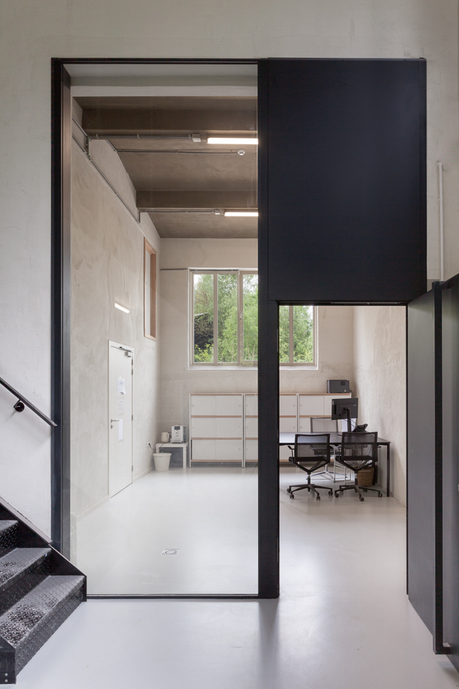 architecture-contemporaine-rénovation-patrimoine-industriel-site-minier-Martinet-reservoir-a-épis-sauvages-boulangerie-atelier-photo-intérieur