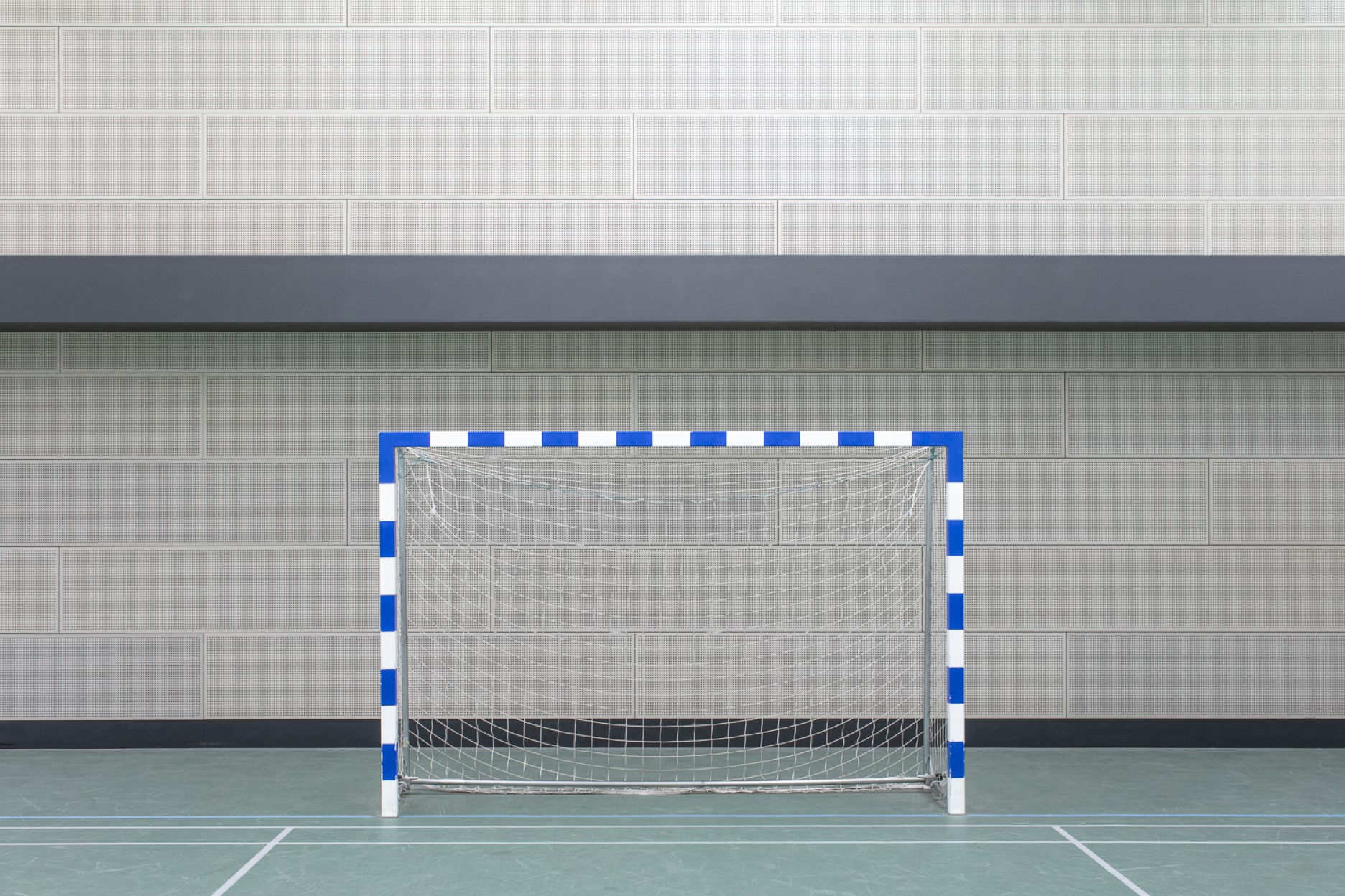 architecture-contemporaine-rénovation--salle-polyvalente-Bruxelles-Berchem-Saint-Agathe-vue-intérieur-détail