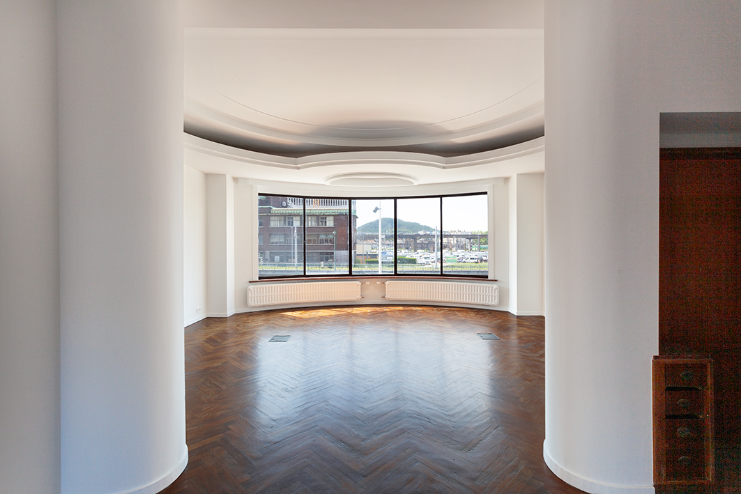 architecture-contemporaine-rénovation-restauration-patrimoine-architectural-Charleroi-Jules-Laurent-bureaux