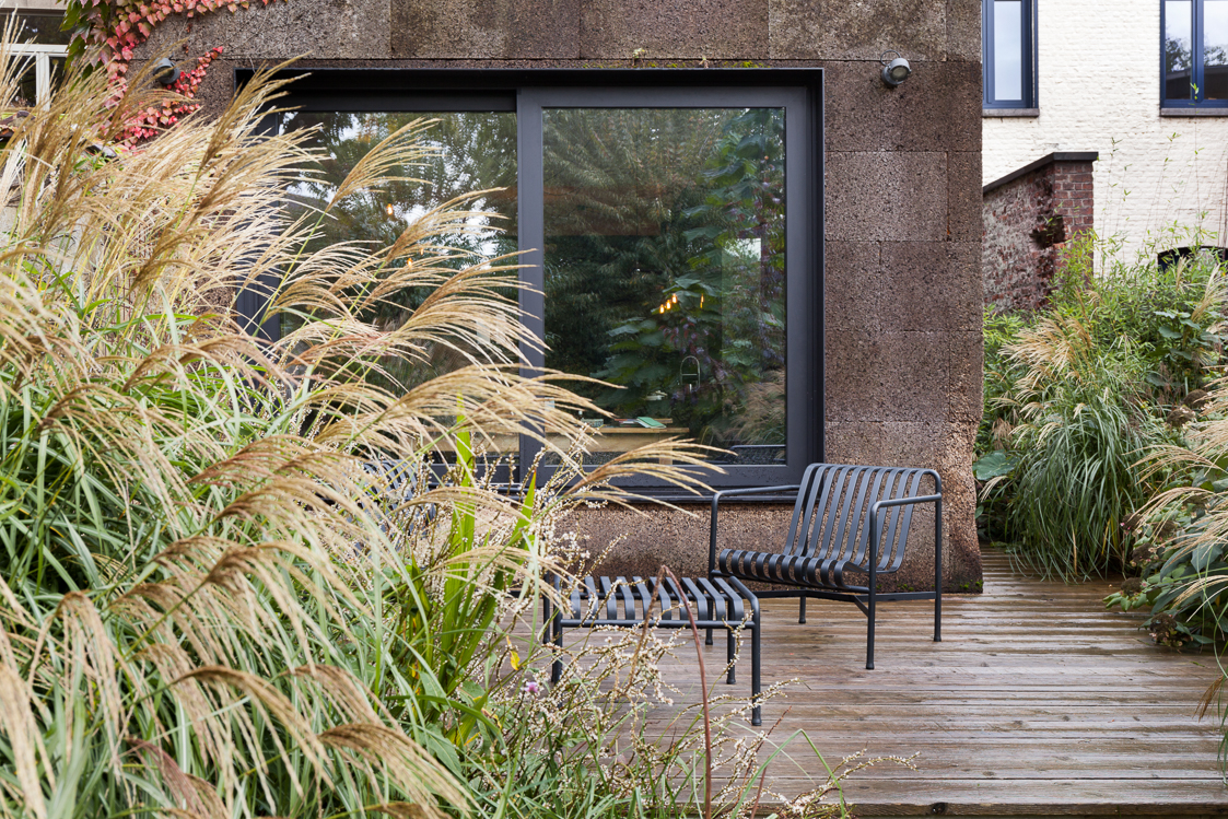 architecture-contemporaine-maison-unifamiliale-façade-liège-aménagements-intérieurs-rénovation-biosourcé-terrasse-façade