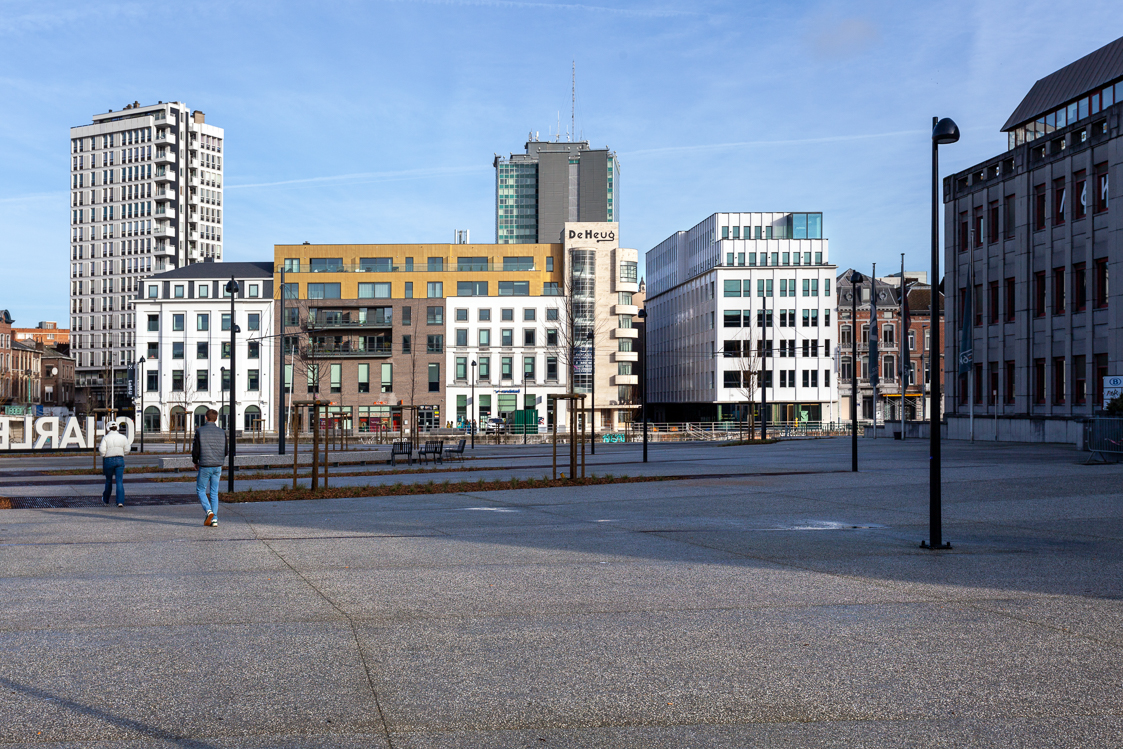 architecture-contemporaine-dockin-sambrinvest-bureau-innovation-charleroi-brique-émaillée-vue-contexte