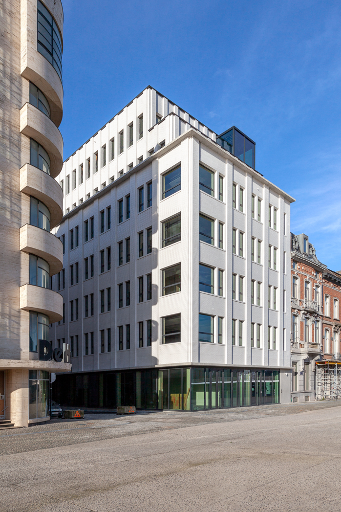 architecture-contemporaine-dockin-sambrinvest-bureau-innovation-charleroi-brique-émaillée-quai-Rimbaud