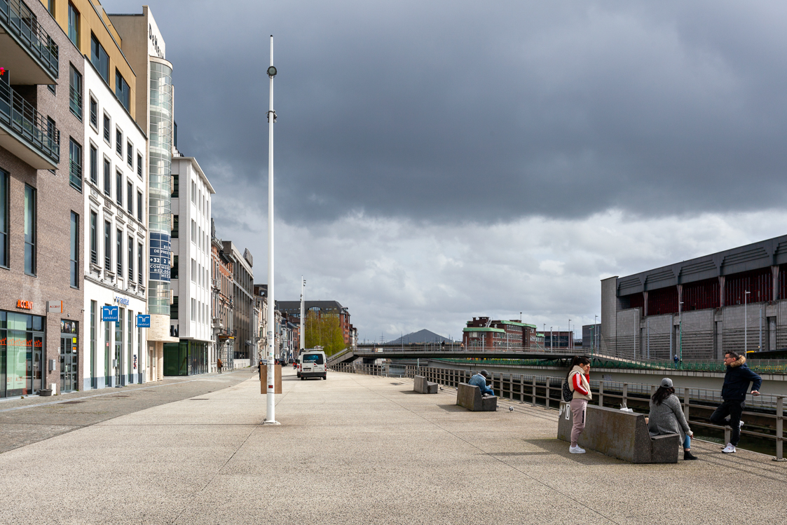 architecture-contemporaine-dockin-sambrinvest-bureau-innovation-charleroi-brique-émaillée-quai-Rimbaud