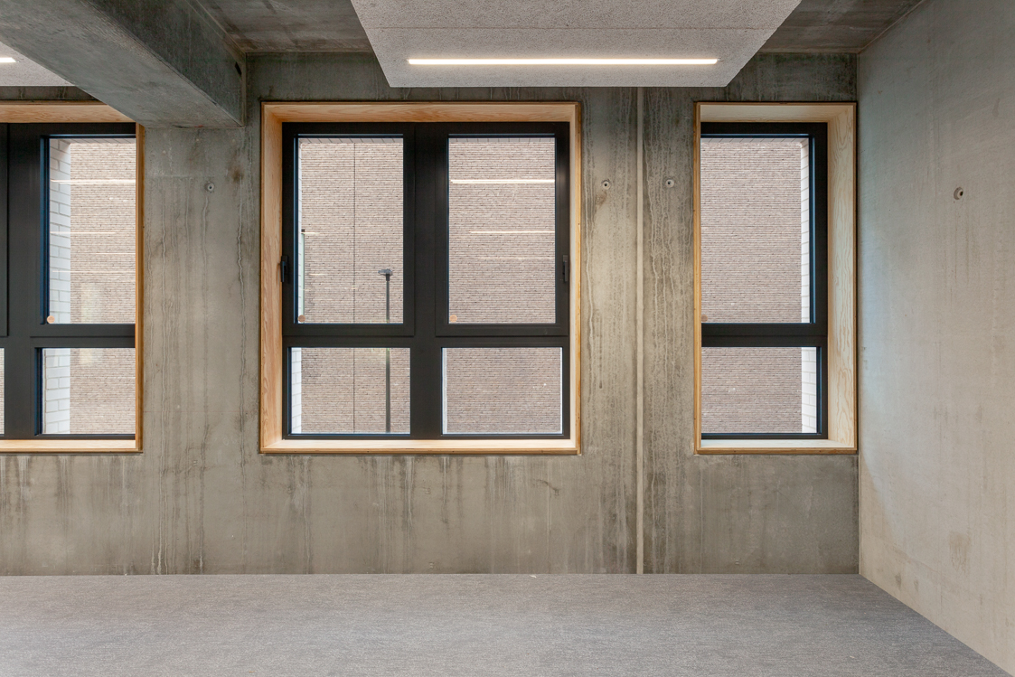 architecture-contemporaine-dockin-sambrinvest-bureau-innovation-charleroi-aménagements-intérieurs