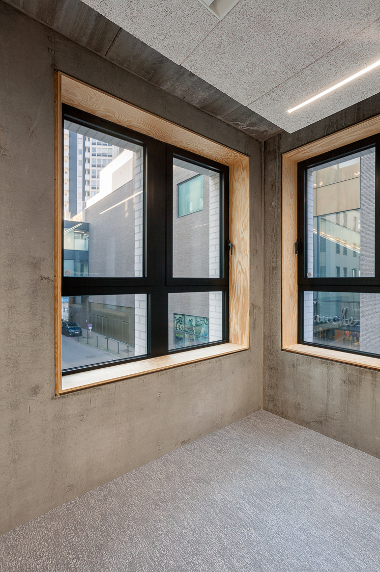 architecture-contemporaine-dockin-sambrinvest-bureau-innovation-charleroi-aménagements-intérieurs