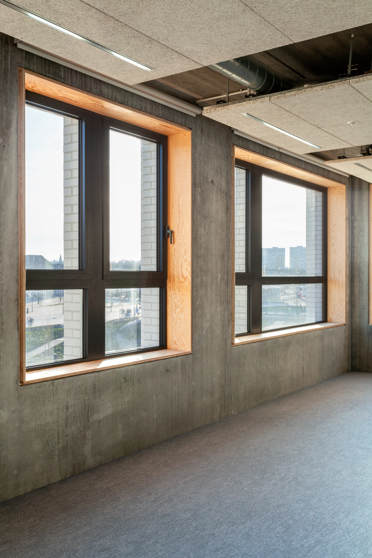 architecture-contemporaine-dockin-sambrinvest-bureau-innovation-charleroi-aménagements-intérieurs