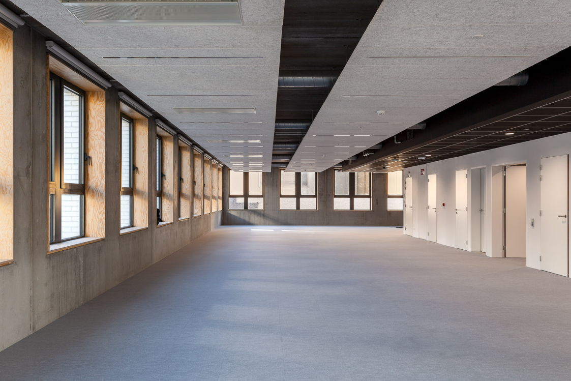 architecture-contemporaine-dockin-sambrinvest-bureau-innovation-charleroi-aménagements-intérieurs