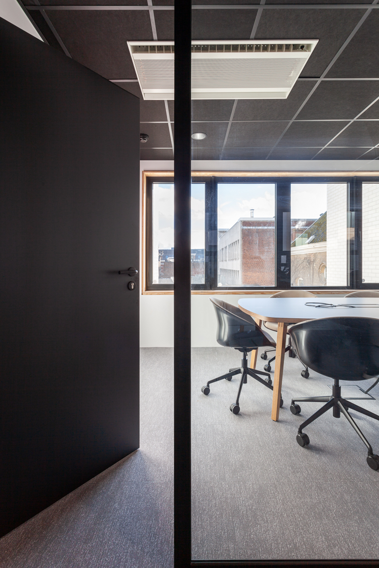 architecture-contemporaine-dockin-sambrinvest-bureau-innovation-charleroi-aménagements-intérieurs