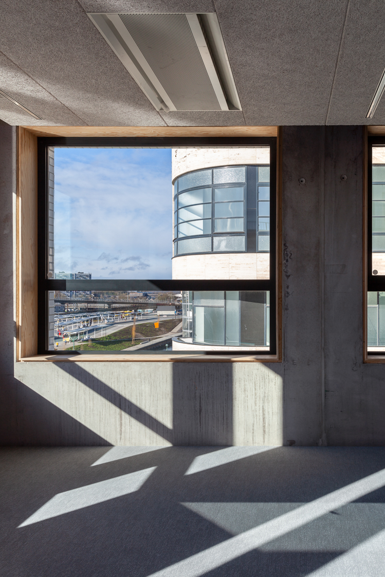 architecture-contemporaine-dockin-sambrinvest-bureau-innovation-charleroi-aménagements-intérieurs