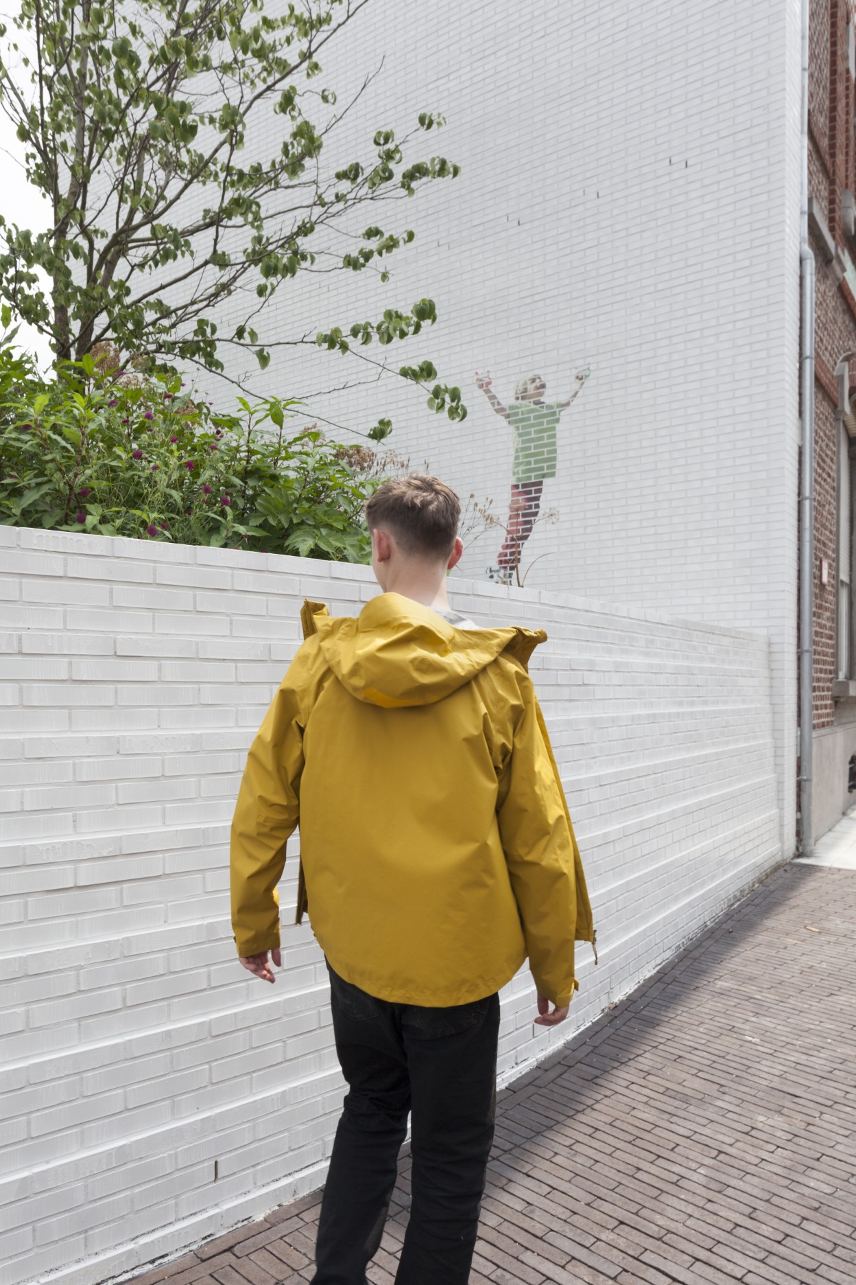 architecture-contemporaine-aménagement -urbain-paysager-brique-vernissée-monument-mémorial-dutroux-julie-melissa-photo-détail-fresque-christophe-terlinden