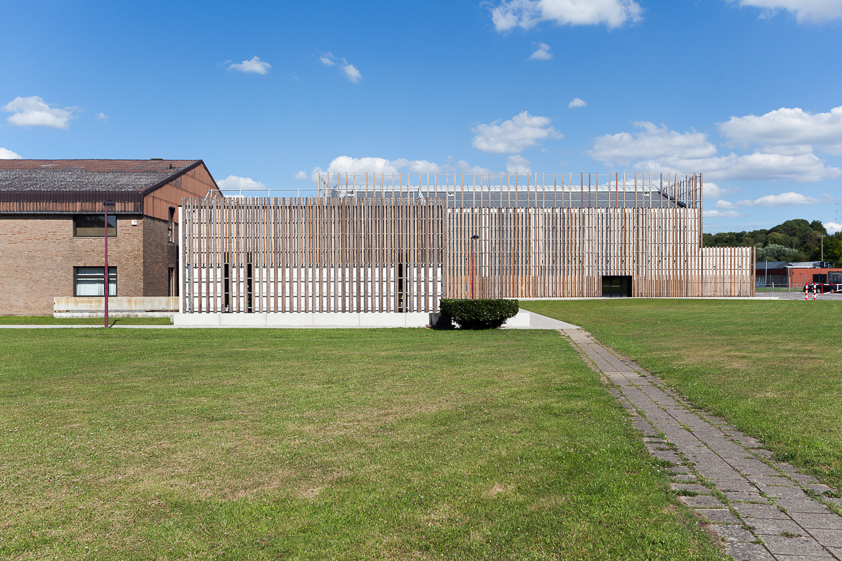 architecture -contemporaine-centre-culturel-sportif-scailmont-manage-rénovation-extension-bois-photo-façades