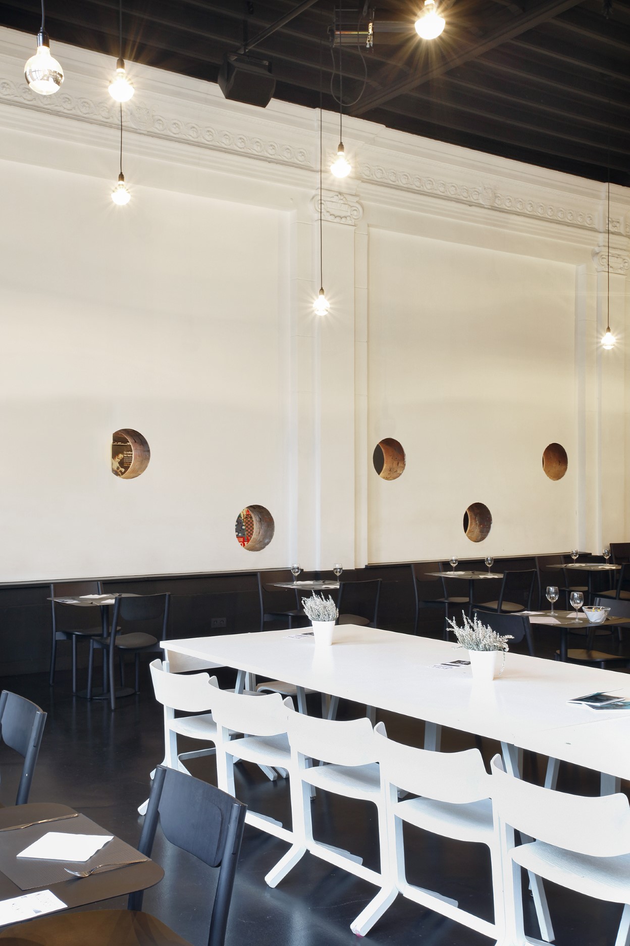 architecture-contemporaine-eden-centre-culturel-charleroi-brasserie-Lhoas-reservoir-a-rénovation-ouverture-percement-restaurant-photo