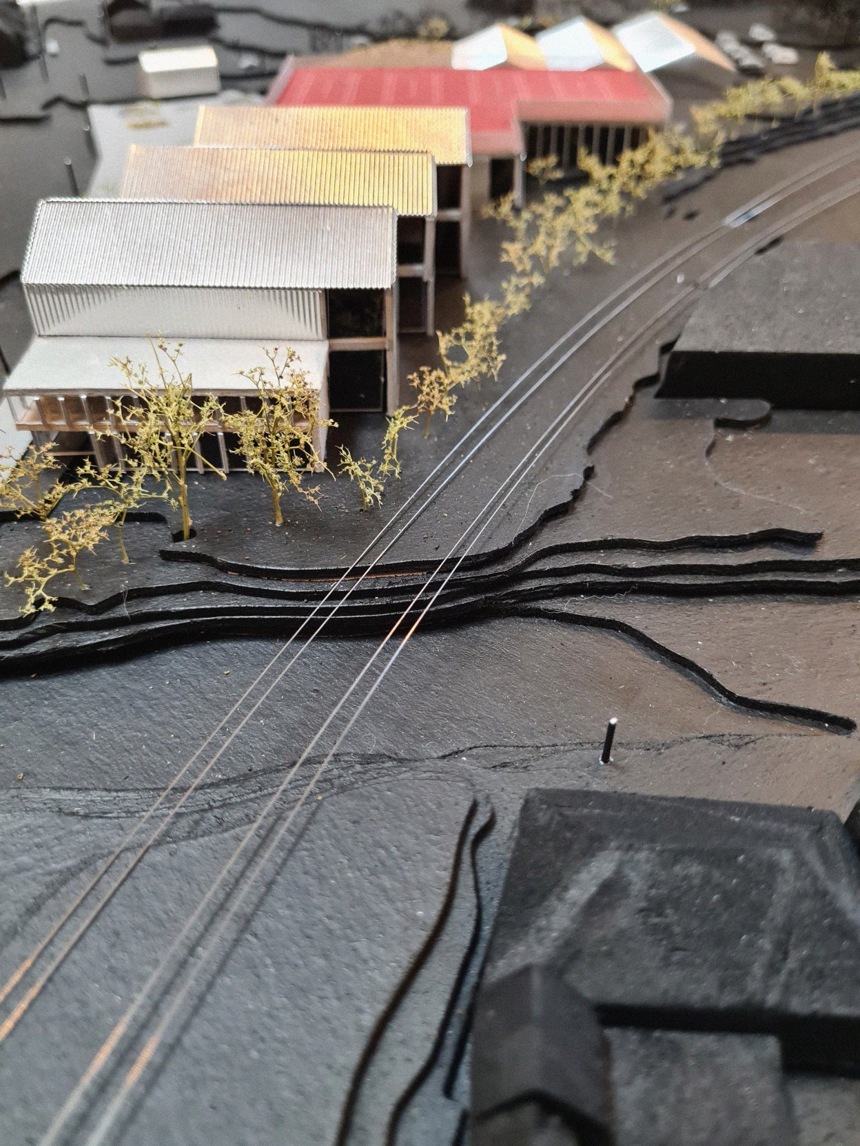 Architecture-contemporaine-sport-La-Louviere-Tennis-Ping-pong-dojo-multisport-skate-park-paddle-bocage-ancienne-verrie-parkings-maquette