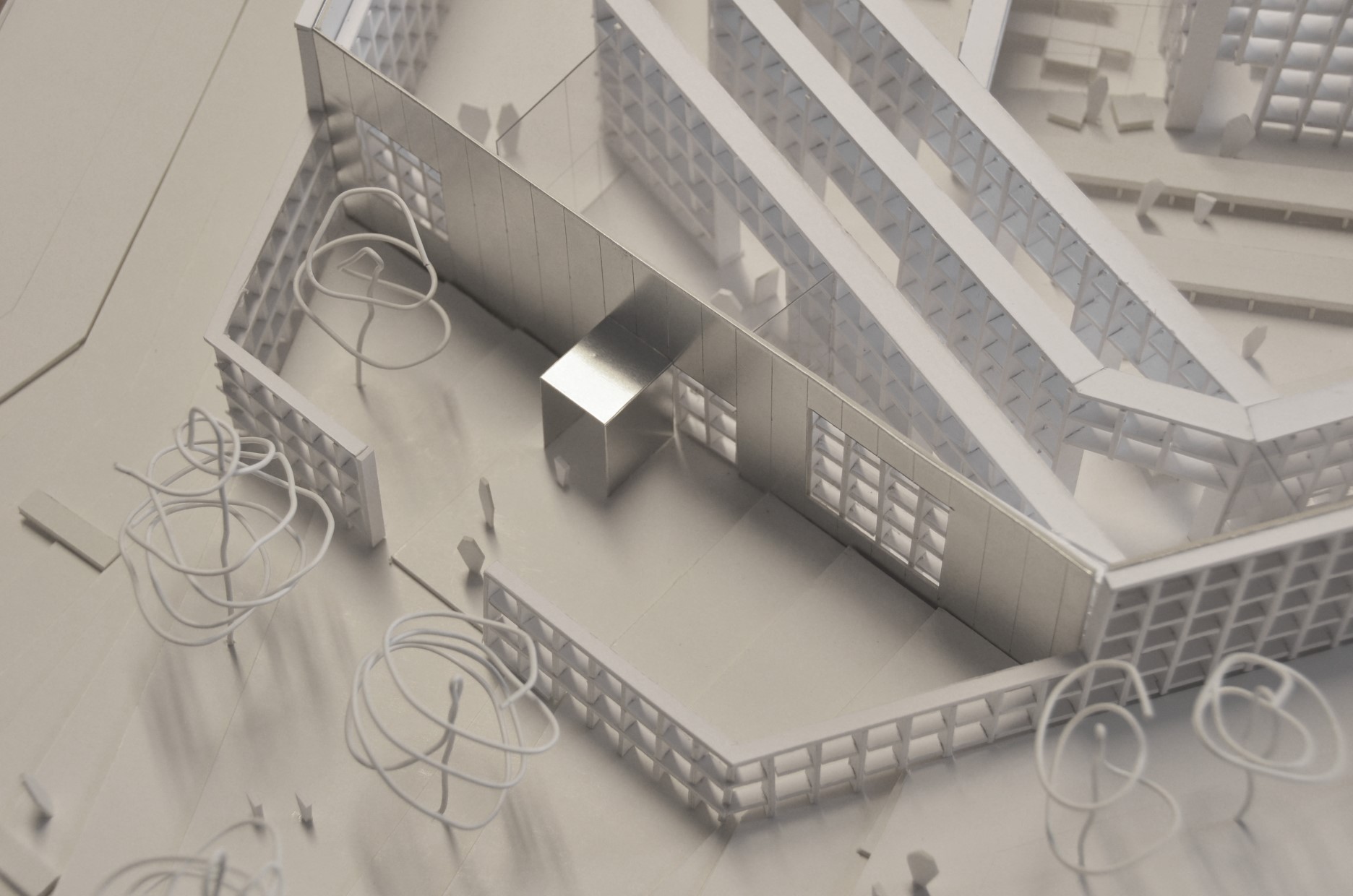 architecture-contemporaine-bibliothèque-publique-communale-transparence-photo-maquette