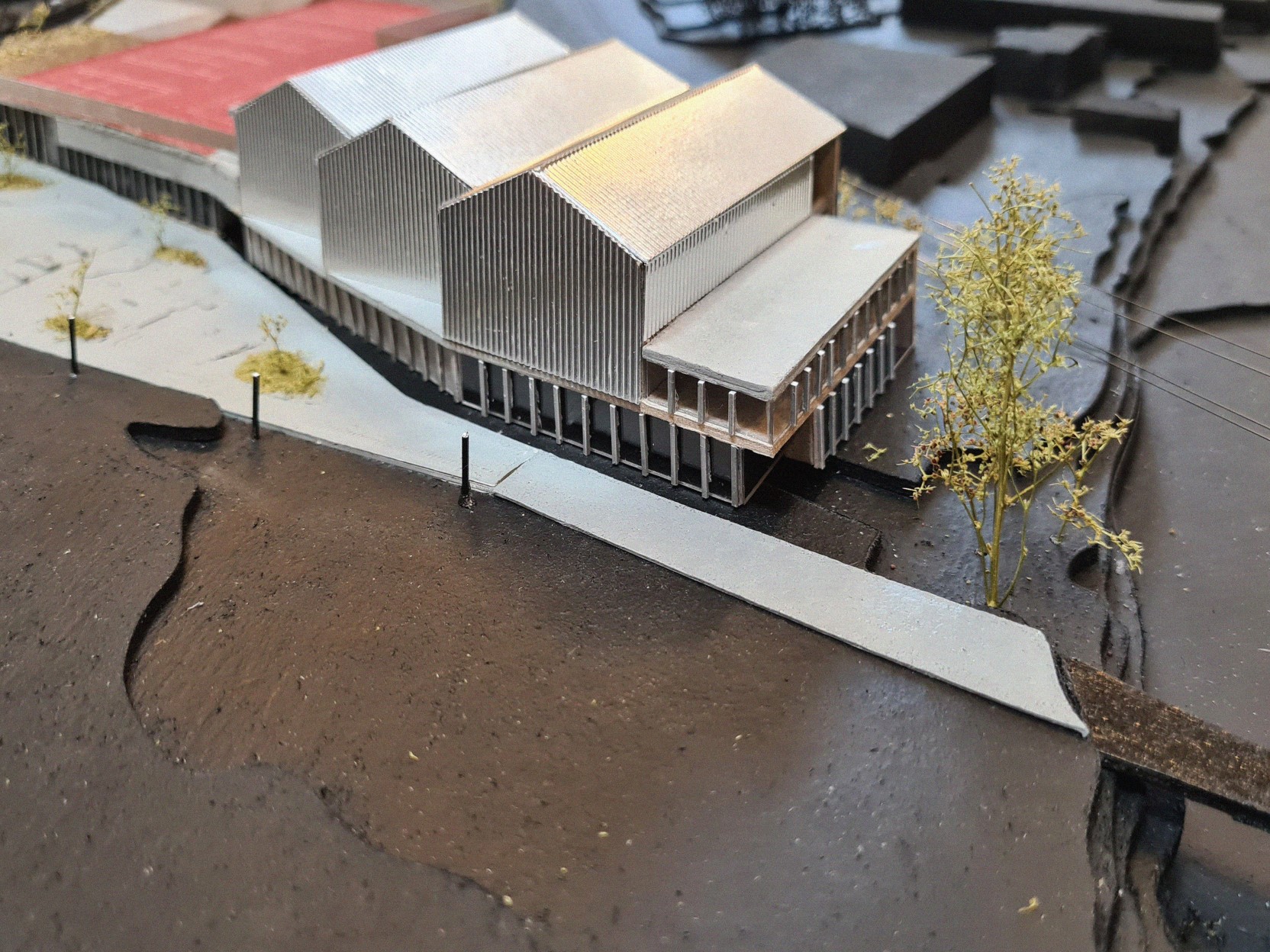 Architecture-contemporaine-sport-La-Louviere-Tennis-Ping-pong-dojo-multisport-skate-park-paddle-bocage-ancienne-verrie-parkings-maquette