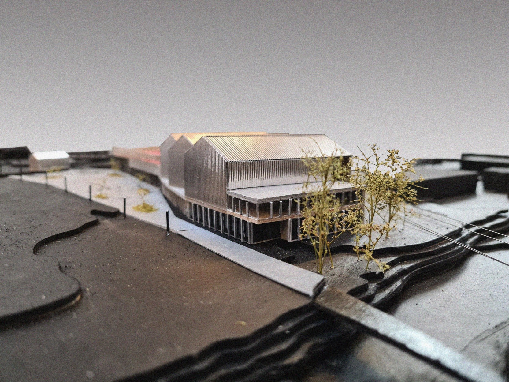 Architecture-contemporaine-sport-La-Louviere-Tennis-Ping-pong-dojo-multisport-skate-park-paddle-bocage-ancienne-verrie-parkings-maquette