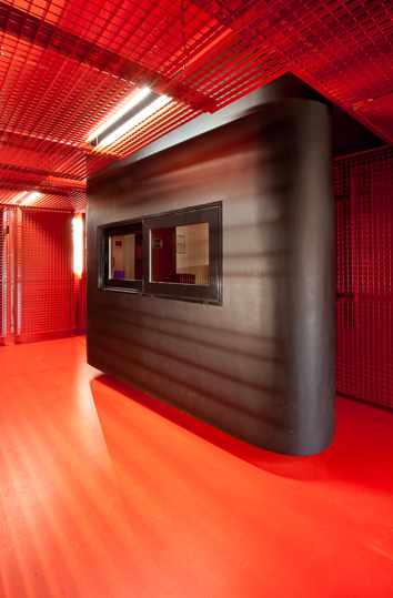 architecture-contemporaine-hall-sports-farciennes-rénovation-photo-local-accueil